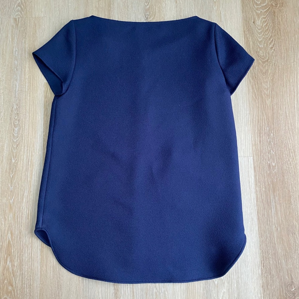Charlotte Brody New York Navy Blue Textured Crepe Cap Sleeve Blouse Top Medium - Picture 4 of 5